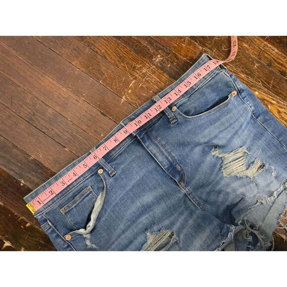 Universal Thread Blue Denim Distressed Mom Shorts 16/33 - Picture 5 of 7